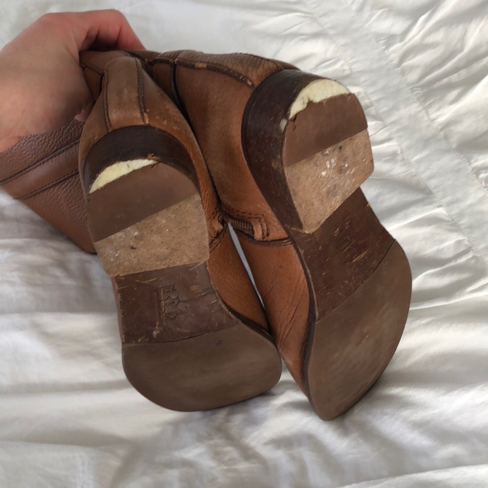 Tory Burch boots, size 7.5, soles have wear - Picture 7 of 7